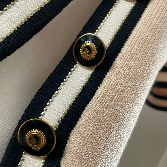 St. John Beige Short Sleeve Sweater luxury - Picture 10 of 16